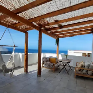 nueve-pies-surf-house.in-canary-islands.com/